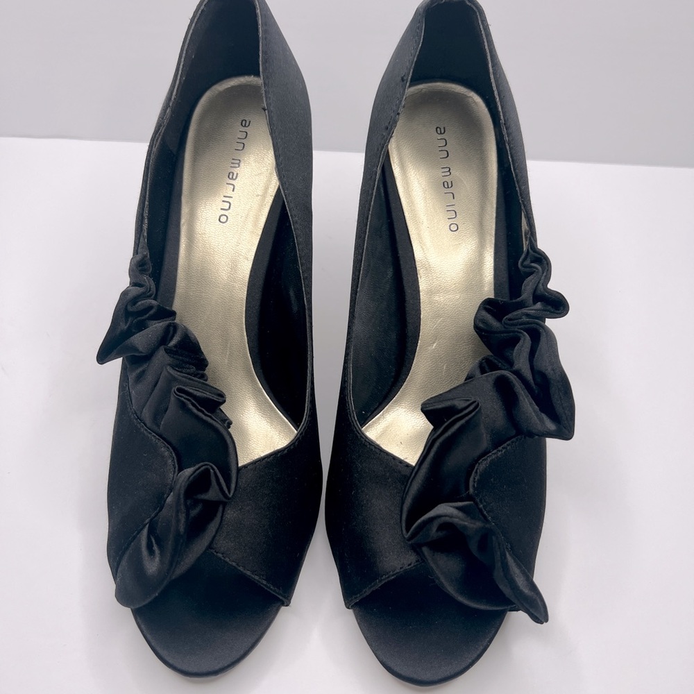 ✨Ann Marino Black Satin Ruffle Heels